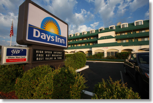 The Days Inn in Oakhurst, California