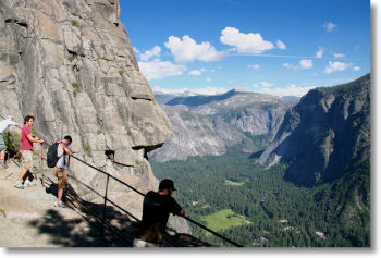 The lookout at the top of Yosemite Falls