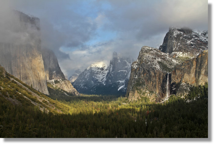 The Tunnel View in Yosemite Park